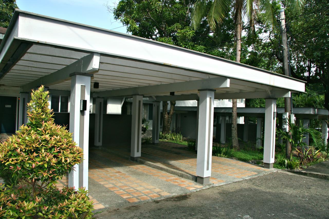 Vacation Villas At Subic Homes Olongapo Exterior photo